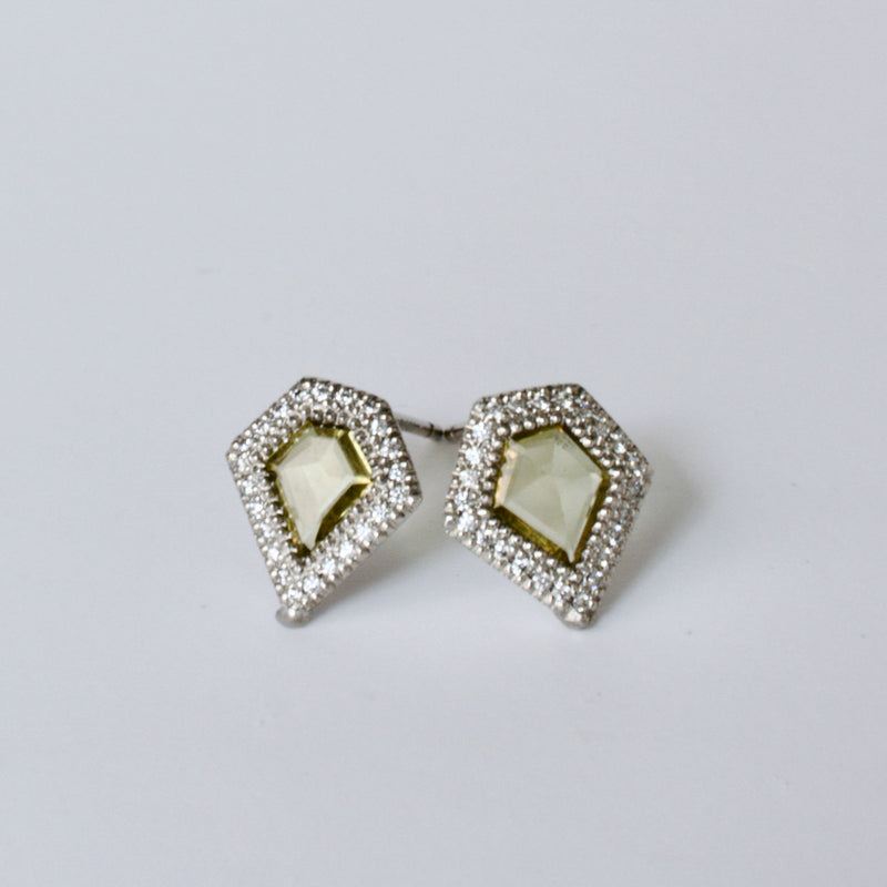 pebble green sapphire stud earrings