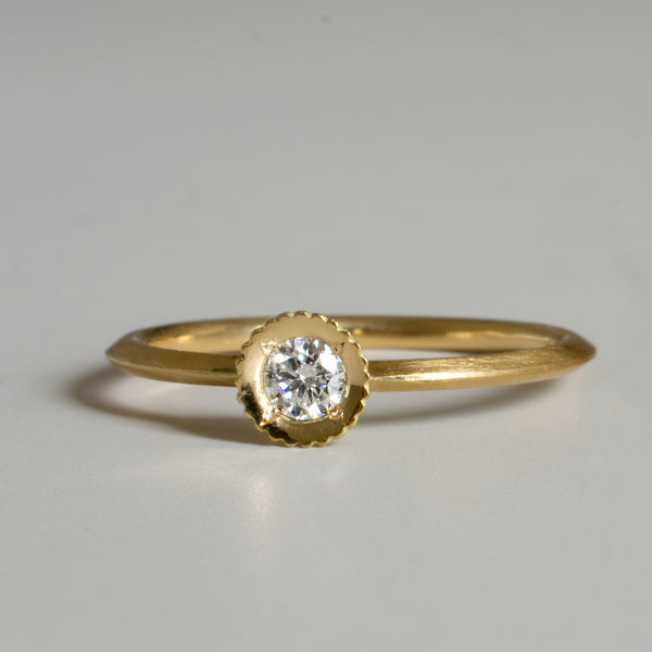 precious diamond ring M