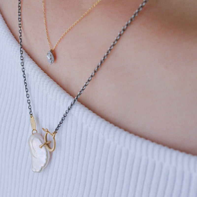hung clasp petal pearl silver chain necklace