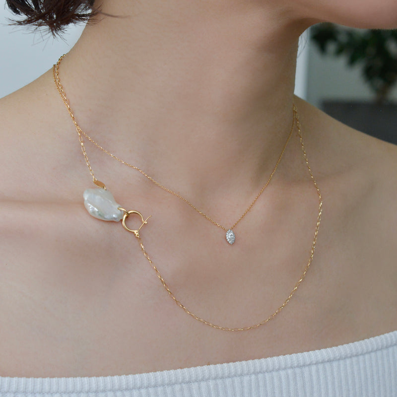 hung clasp petal pearl chain necklace