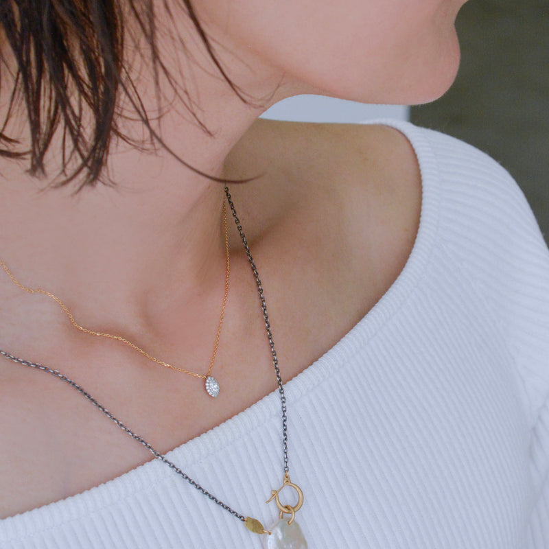 hung clasp petal pearl silver chain necklace