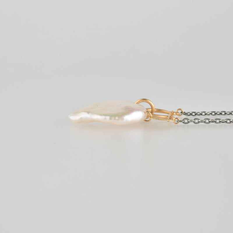 hung clasp petal pearl silver chain necklace