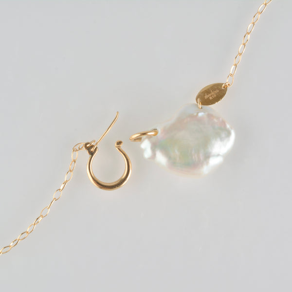 hung clasp petal pearl chain necklace