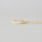 hung clasp petal pearl chain necklace