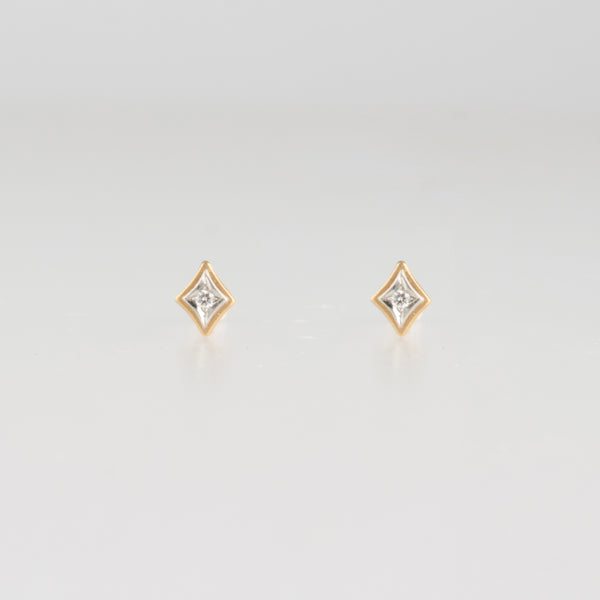 grace diamond stud earrings　GR01-001