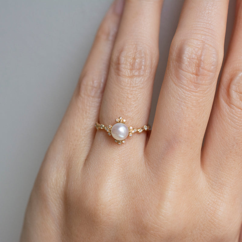 spread akoya diamond ring