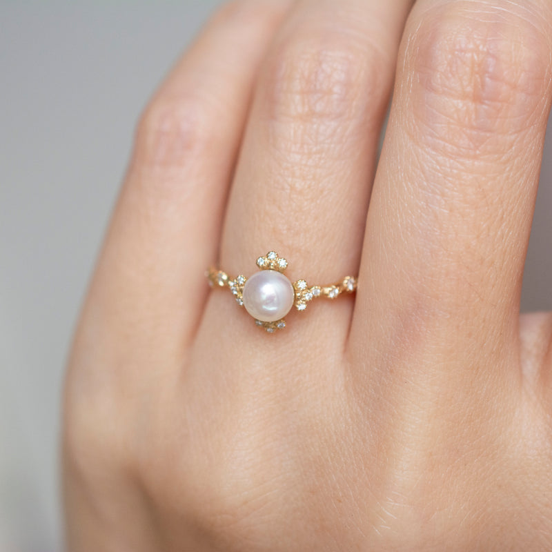 spread akoya diamond ring