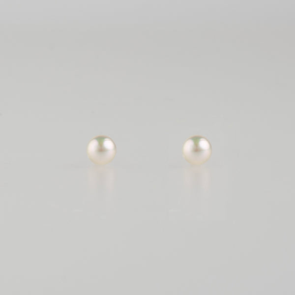 akoya pearl stud earrings