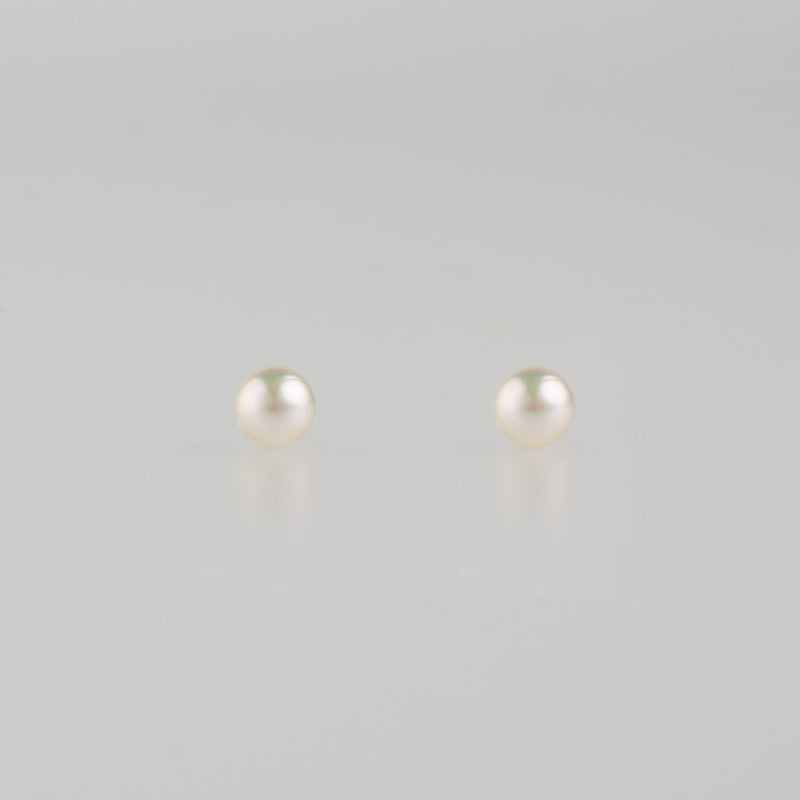 akoya pearl stud earrings