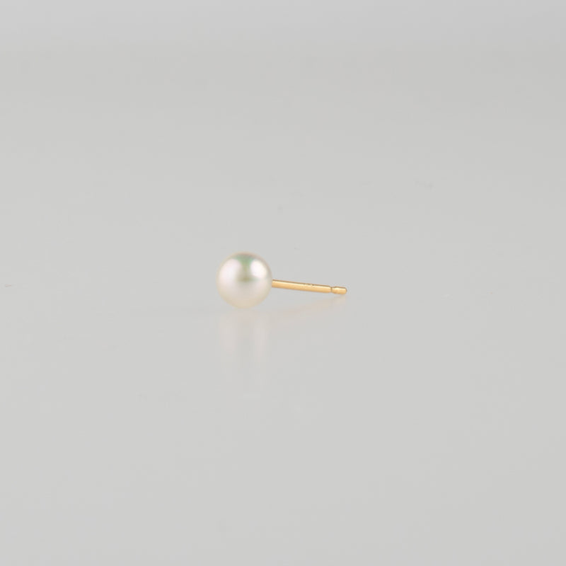 akoya pearl stud earrings