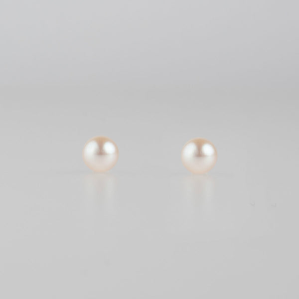 akoya pearl stud earrings