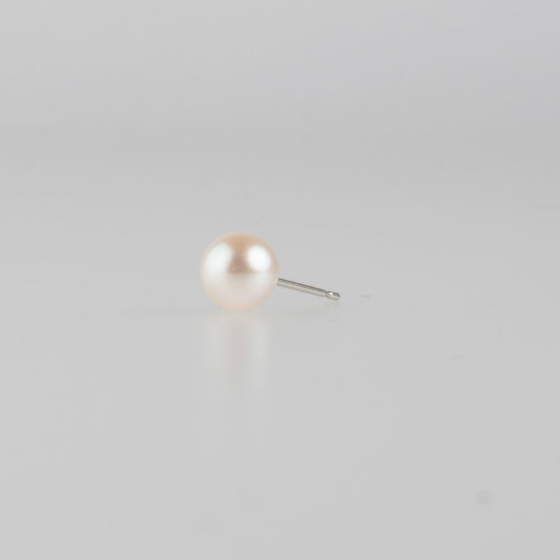 akoya pearl stud earrings