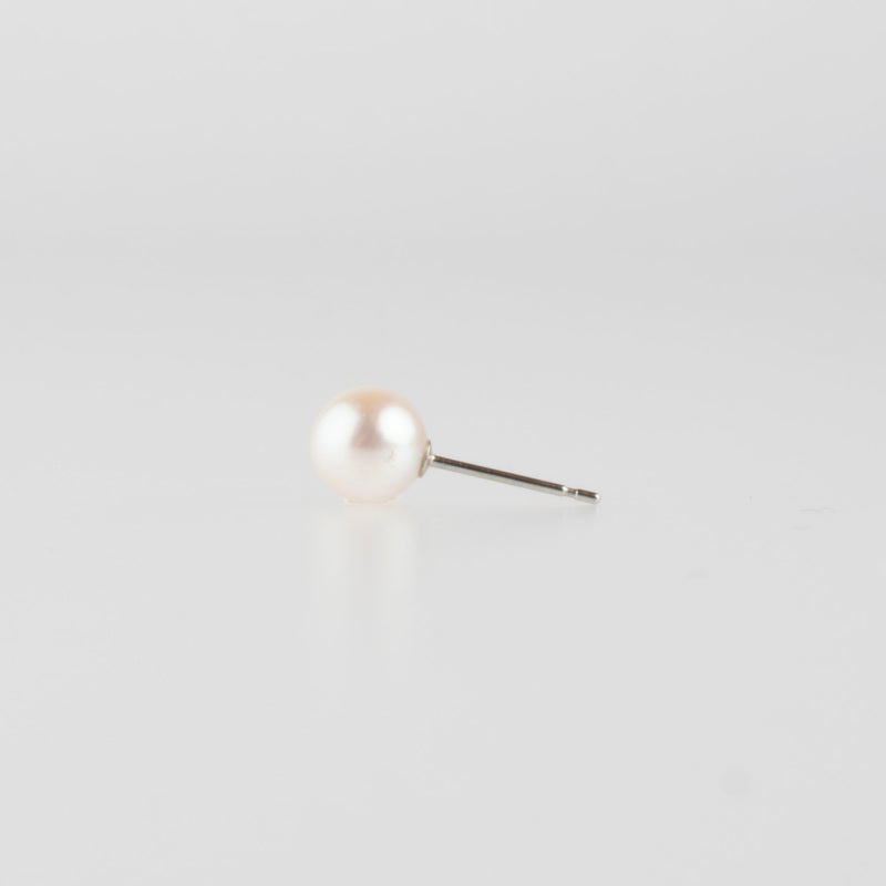 akoya pearl stud earrings