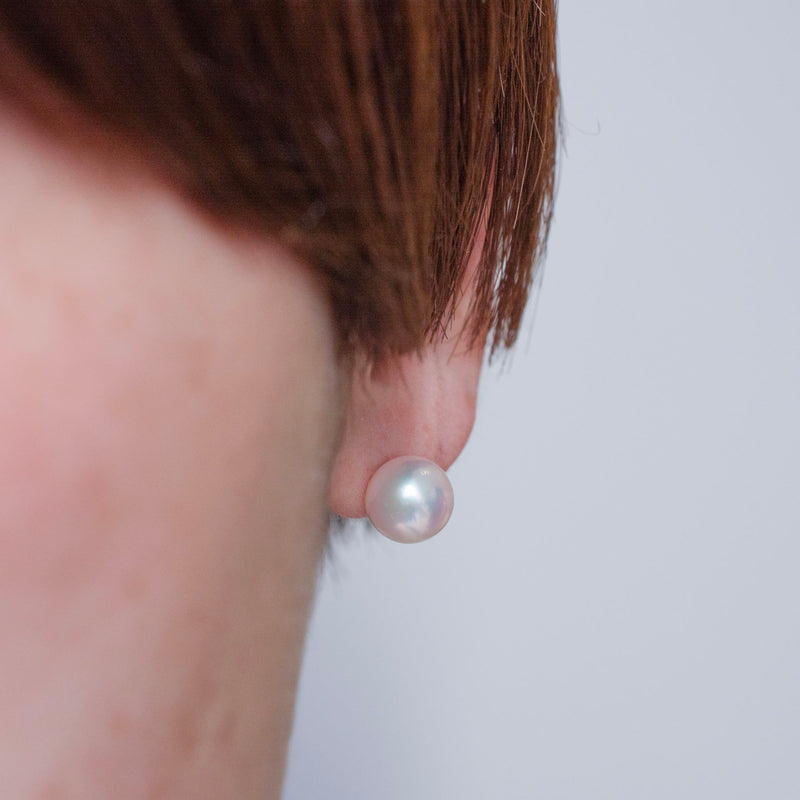 akoya pearl stud earrings