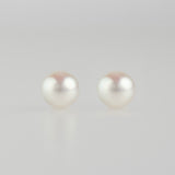 akoya pearl stud earrings