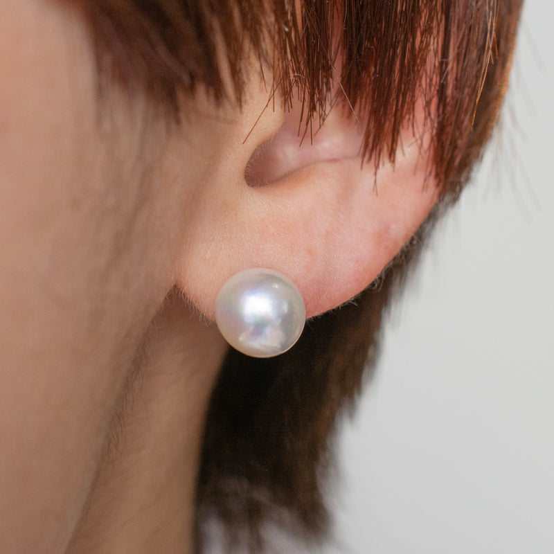 akoya pearl stud earrings