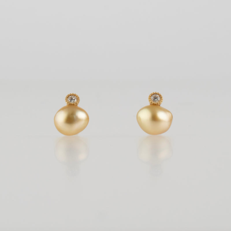 baby kidny south sea pearl diamond earrings