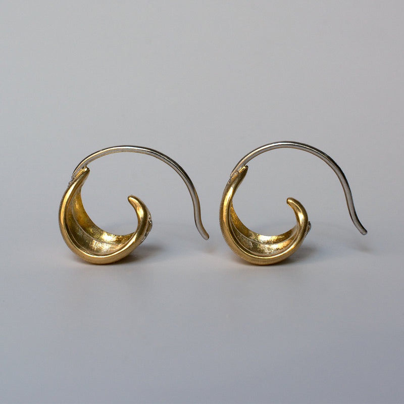 benjamin baroque earrings (K18 yellow gold)