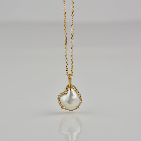 figure south sea pearl diamond top