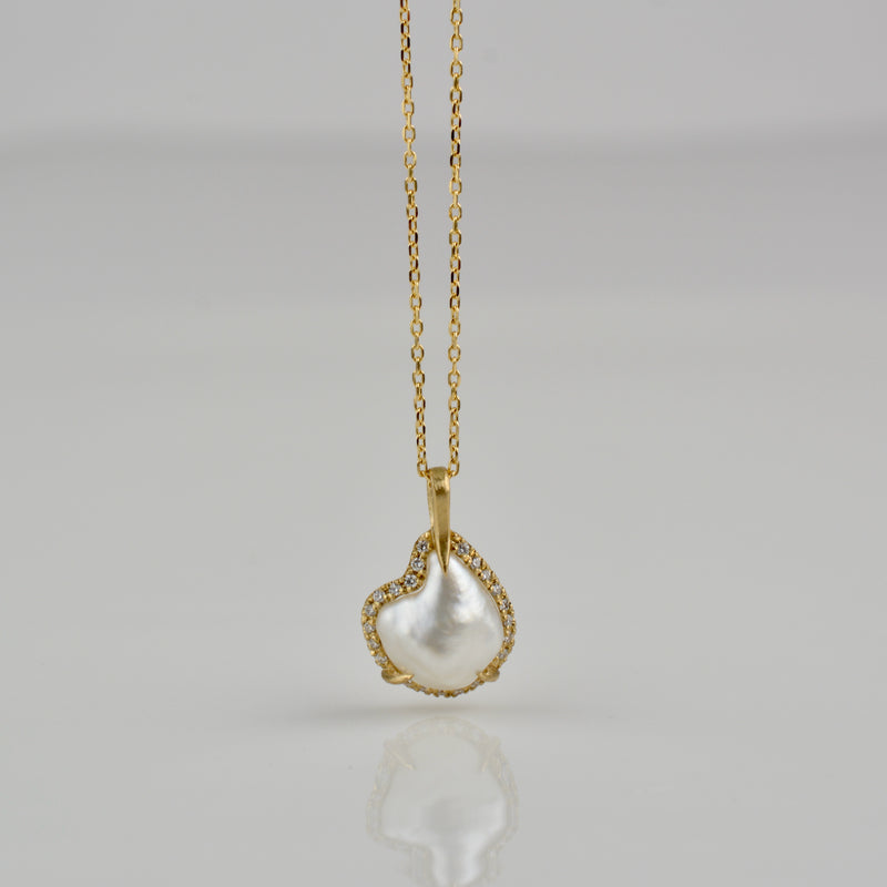 figure south sea pearl diamond top