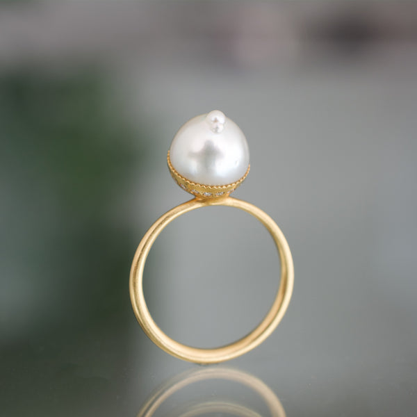 collet akoya pearl ring