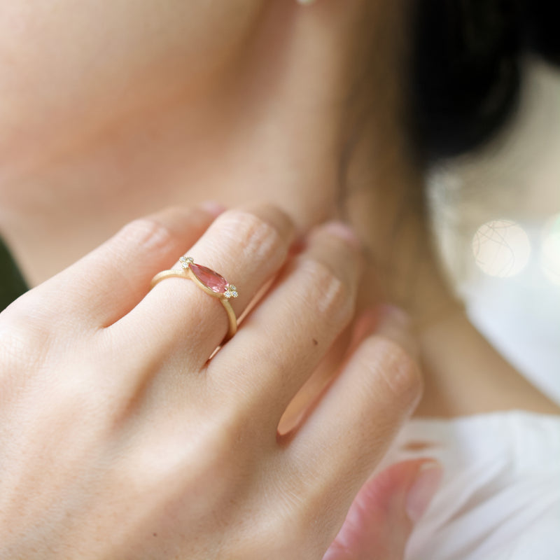 spread topaz diamond ring