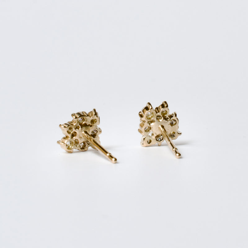 chaton pierced earrings