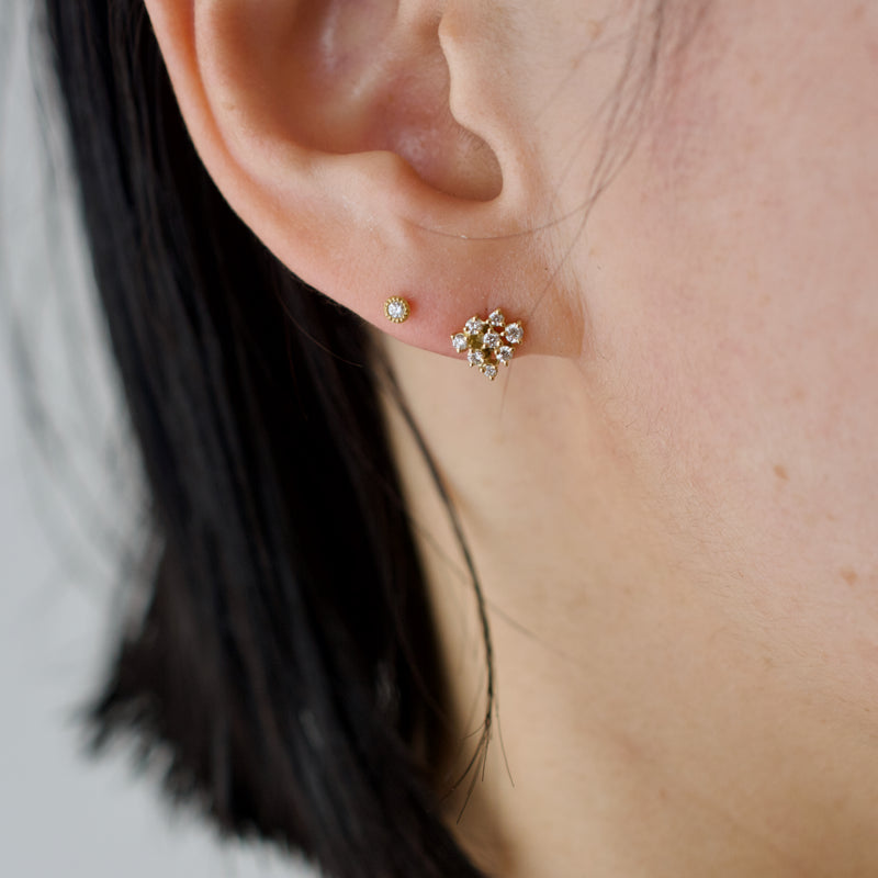 chaton pierced earrings