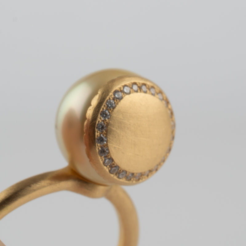 collet south sea pearl ring