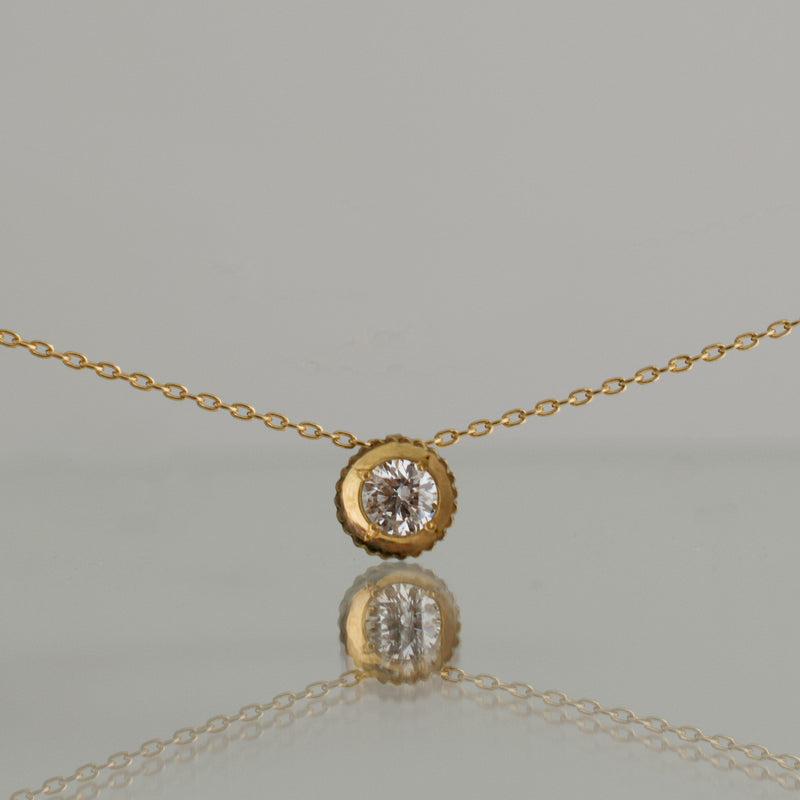 precious diamond necklace M