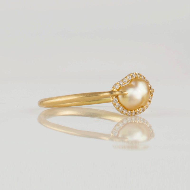 figure south sea pearl diamond ring