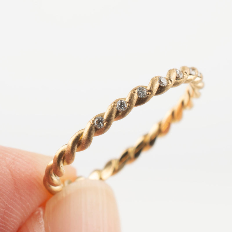 twist 7 diamond ring